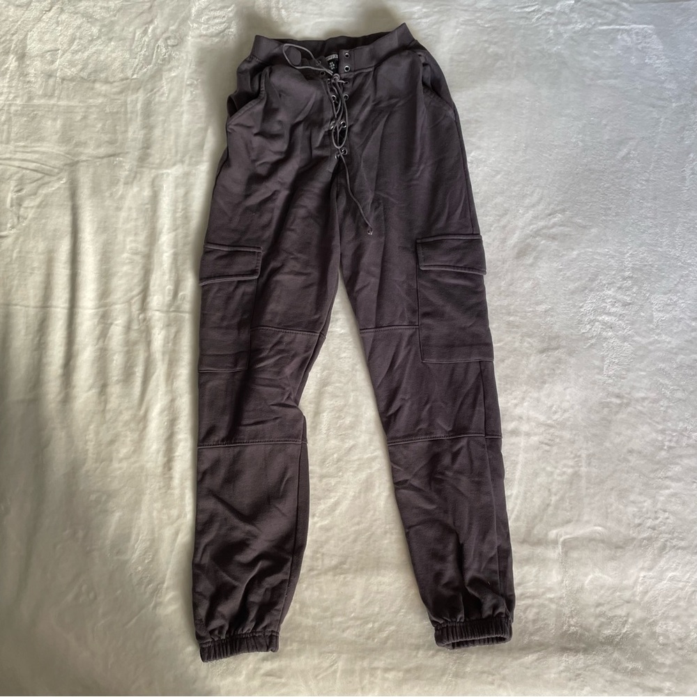 MISSGUIDED CARGO SWEATPANTS